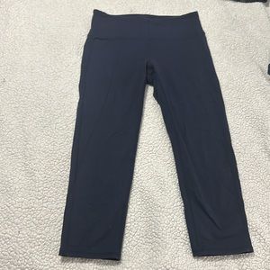 Athleta Capris, Salutation Stash Style, Navy, Size S